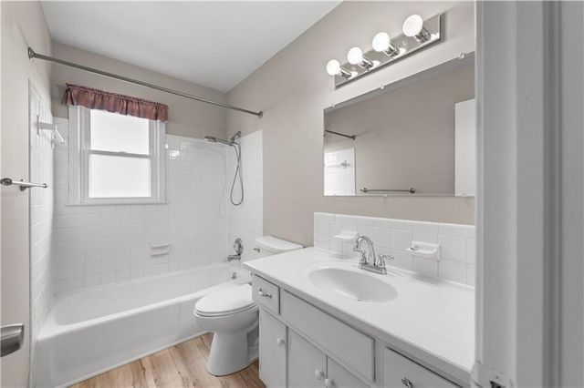 9912 Knox Drive, Overland Park, KS 66212