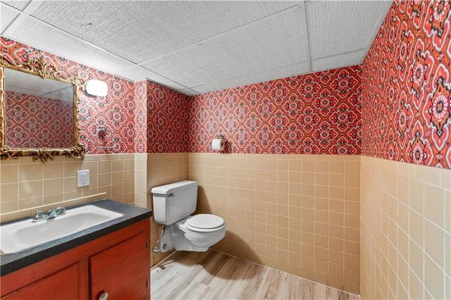 9912 Knox Drive, Overland Park, KS 66212