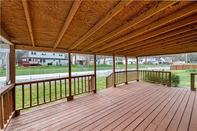 9912 Knox Drive, Overland Park, KS 66212