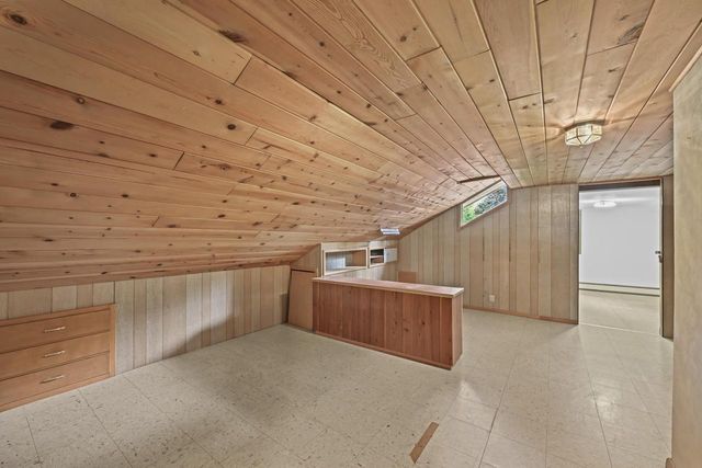 8603 N Regent ROAD, Fox Point, WI 53217