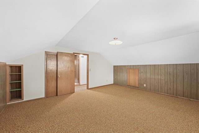8603 N Regent ROAD, Fox Point, WI 53217