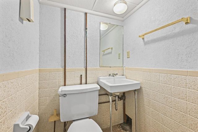 8603 N Regent ROAD, Fox Point, WI 53217