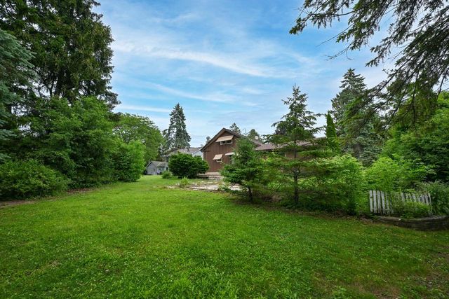 8603 N Regent ROAD, Fox Point, WI 53217