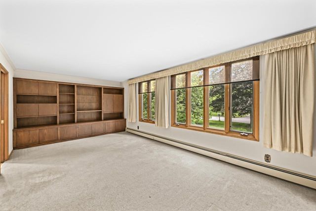 8603 N Regent ROAD, Fox Point, WI 53217