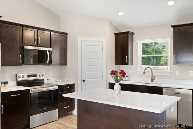 8008 Hudson Lane, Georgetown, IN 47122