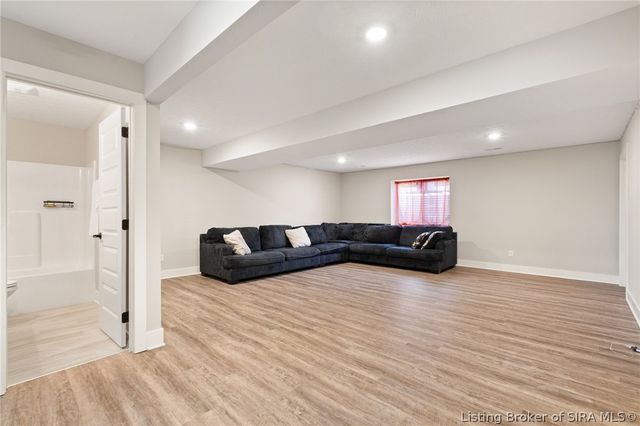 8008 Hudson Lane, Georgetown, IN 47122
