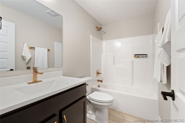 8008 Hudson Lane, Georgetown, IN 47122