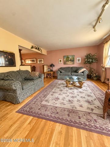 26 Chestnut Hill Road, Howell, NJ 07731