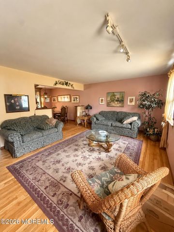 26 Chestnut Hill Road, Howell, NJ 07731