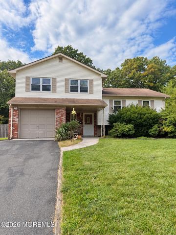 26 Chestnut Hill Road, Howell, NJ 07731