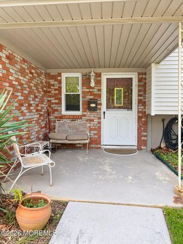 26 Chestnut Hill Road, Howell, NJ 07731