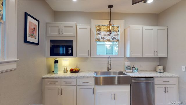 1827 CAPITOL Avenue, Montgomery, AL 36107