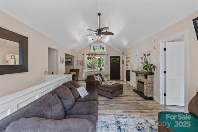 300 Wilson Drive, Brevard, NC 28712