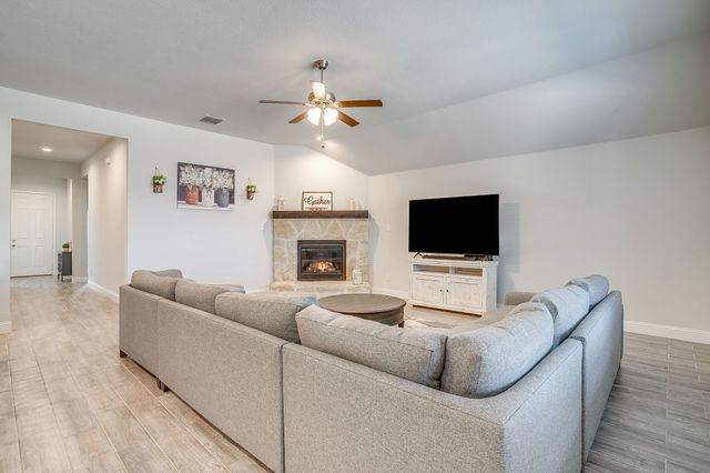 1005 Thicket Drive, Mansfield, TX 76063