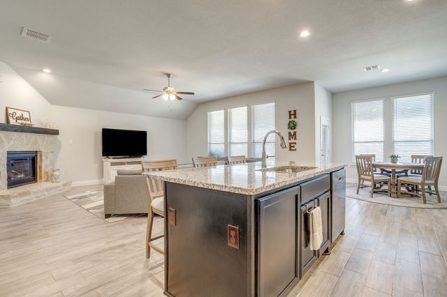 1005 Thicket Drive, Mansfield, TX 76063