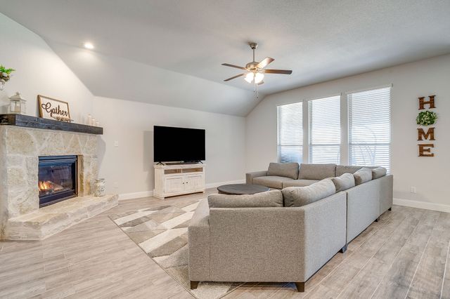 1005 Thicket Drive, Mansfield, TX 76063