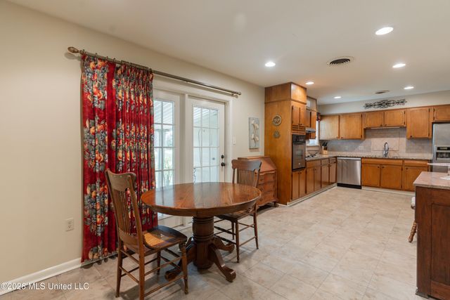 715 Tanglewood Drive, Clinton, MS 39056