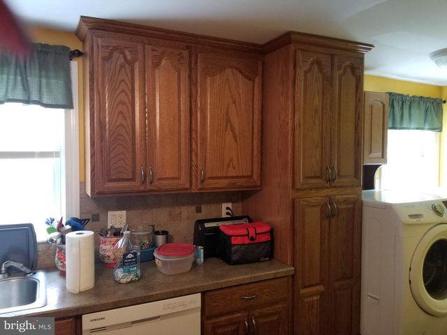 1787 HENDRICKS RD, Harleysville, PA 19438
