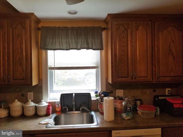 1787 HENDRICKS RD, Harleysville, PA 19438