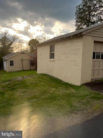 1787 HENDRICKS RD, Harleysville, PA 19438