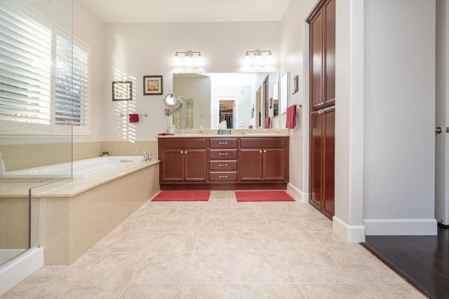 425 Rockcliff Ct, Roseville, CA 95747