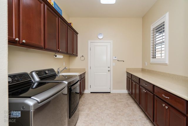 425 Rockcliff Ct, Roseville, CA 95747