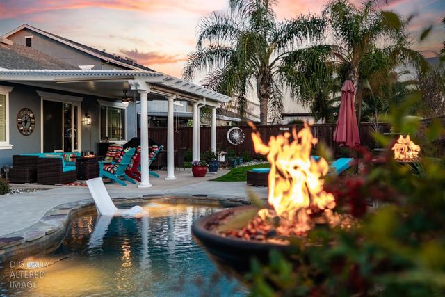 425 Rockcliff Ct, Roseville, CA 95747