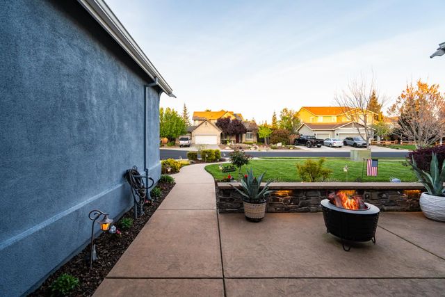 425 Rockcliff Ct, Roseville, CA 95747