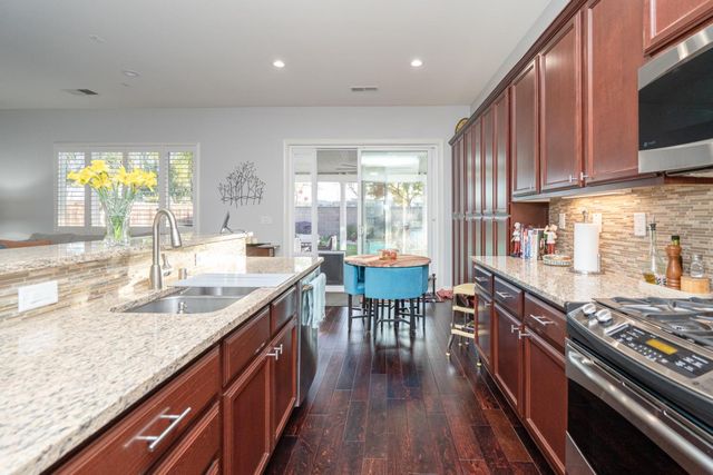 425 Rockcliff Ct, Roseville, CA 95747