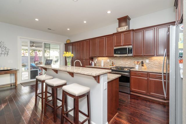 425 Rockcliff Ct, Roseville, CA 95747