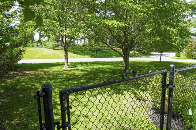 1239 Atkinson Avenue, Bloomfield Hills, MI 48302