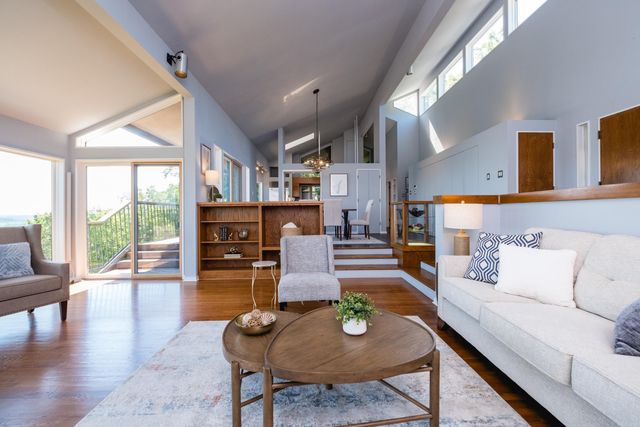 1 Rivers Edge Drive, Little Rock, AR 72227