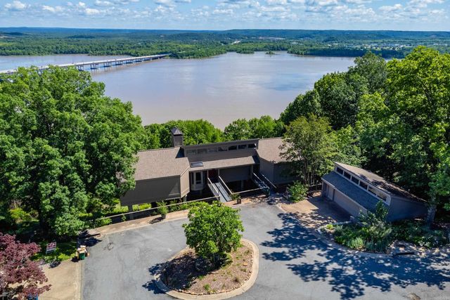 1 Rivers Edge Drive, Little Rock, AR 72227