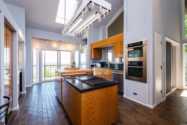 1 Rivers Edge Drive, Little Rock, AR 72227