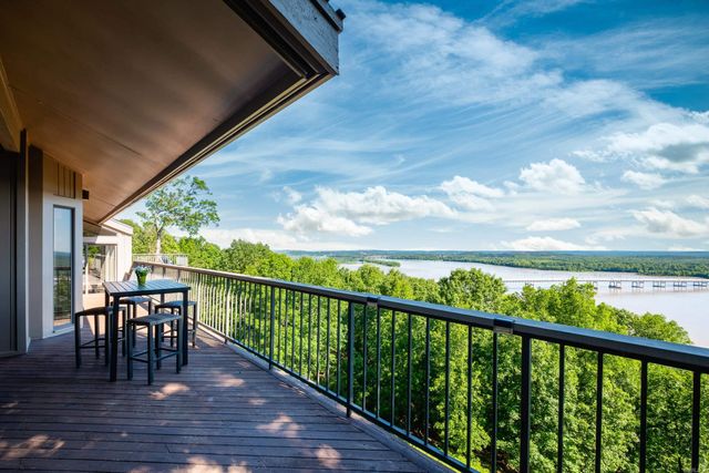 1 Rivers Edge Drive, Little Rock, AR 72227