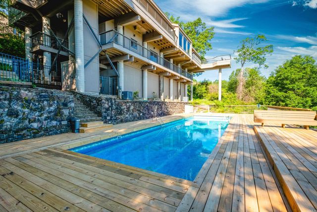 1 Rivers Edge Drive, Little Rock, AR 72227