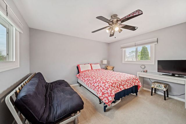 8243 N Washington Street, Niles, IL 60714