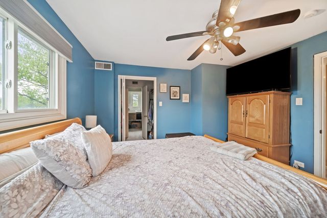 8243 N Washington Street, Niles, IL 60714