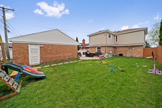 8243 N Washington Street, Niles, IL 60714