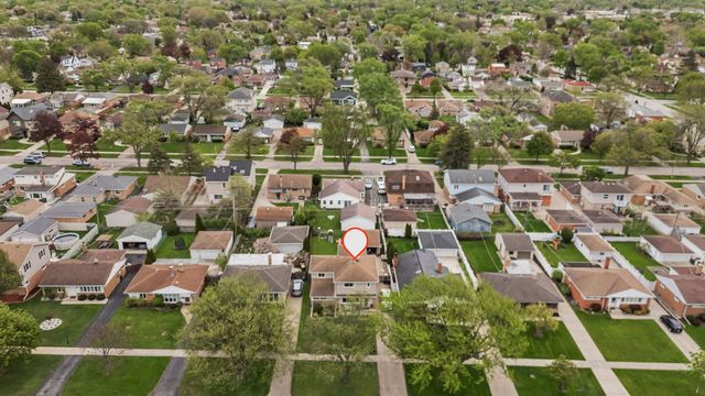 8243 N Washington Street, Niles, IL 60714