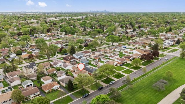 8243 N Washington Street, Niles, IL 60714