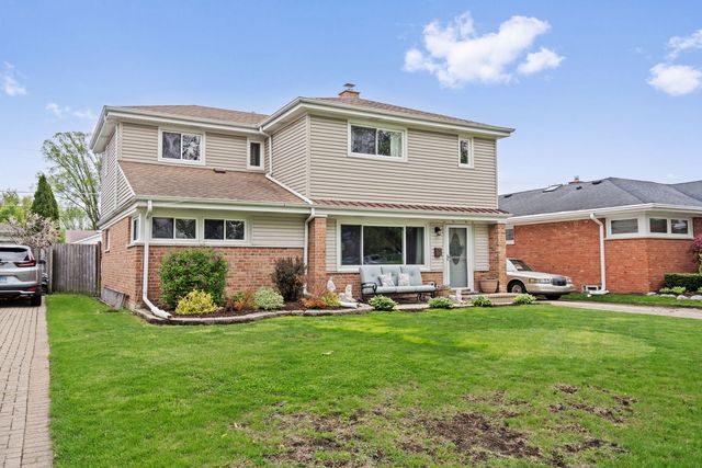 8243 N Washington Street, Niles, IL 60714