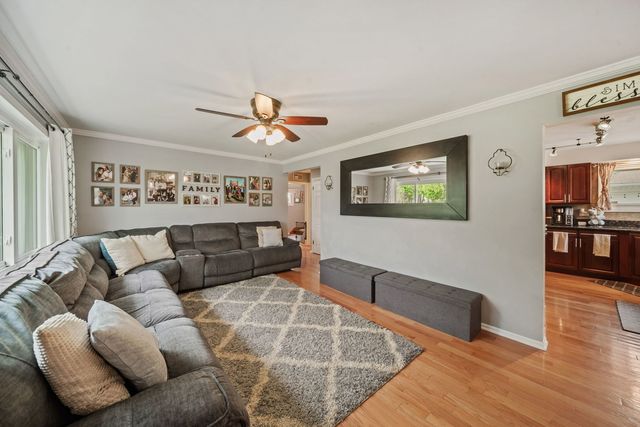 8243 N Washington Street, Niles, IL 60714