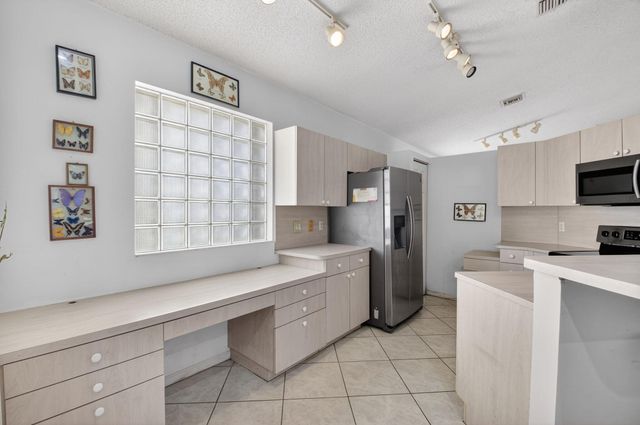 9651 Honeybell Circle, Boynton Beach, FL 33437