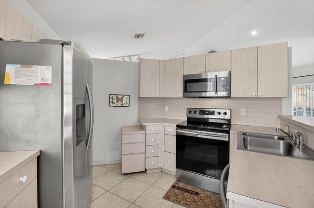 9651 Honeybell Circle, Boynton Beach, FL 33437