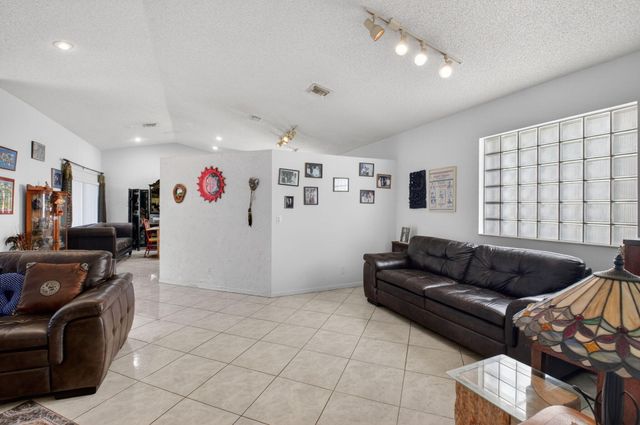 9651 Honeybell Circle, Boynton Beach, FL 33437