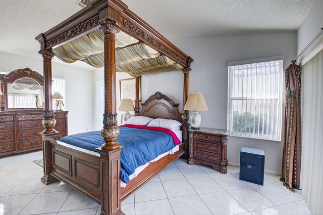 9651 Honeybell Circle, Boynton Beach, FL 33437