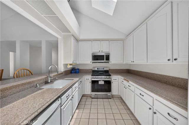 14611 Calle Palma Loma 14, Whittier, CA 90604