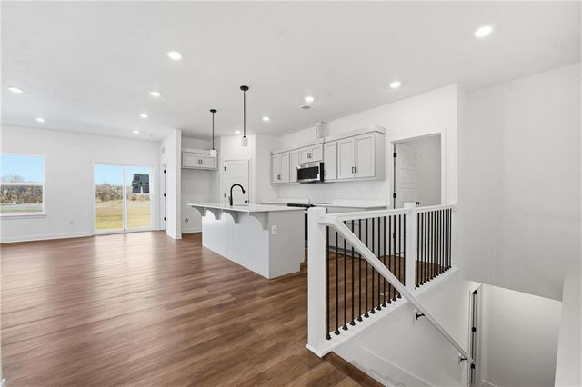 1225 SE Windbreak Drive, Lee's Summit, MO 64081