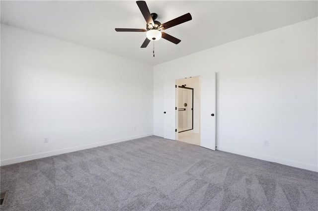 1225 SE Windbreak Drive, Lee's Summit, MO 64081